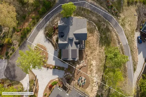11 Milkweed Trail Glenville NC 28736