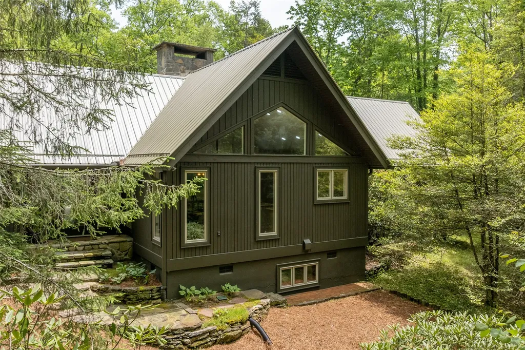 2057 Black Oak Drive Sapphire NC 28774