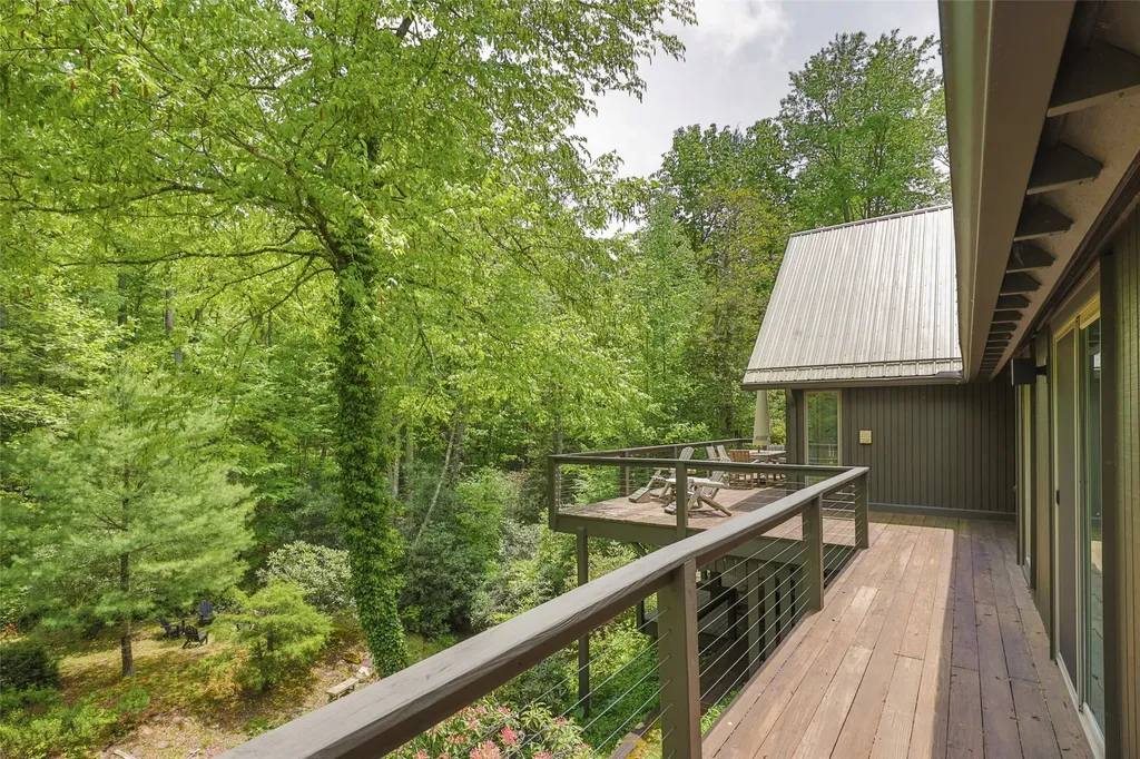 2057 Black Oak Drive Sapphire NC 28774