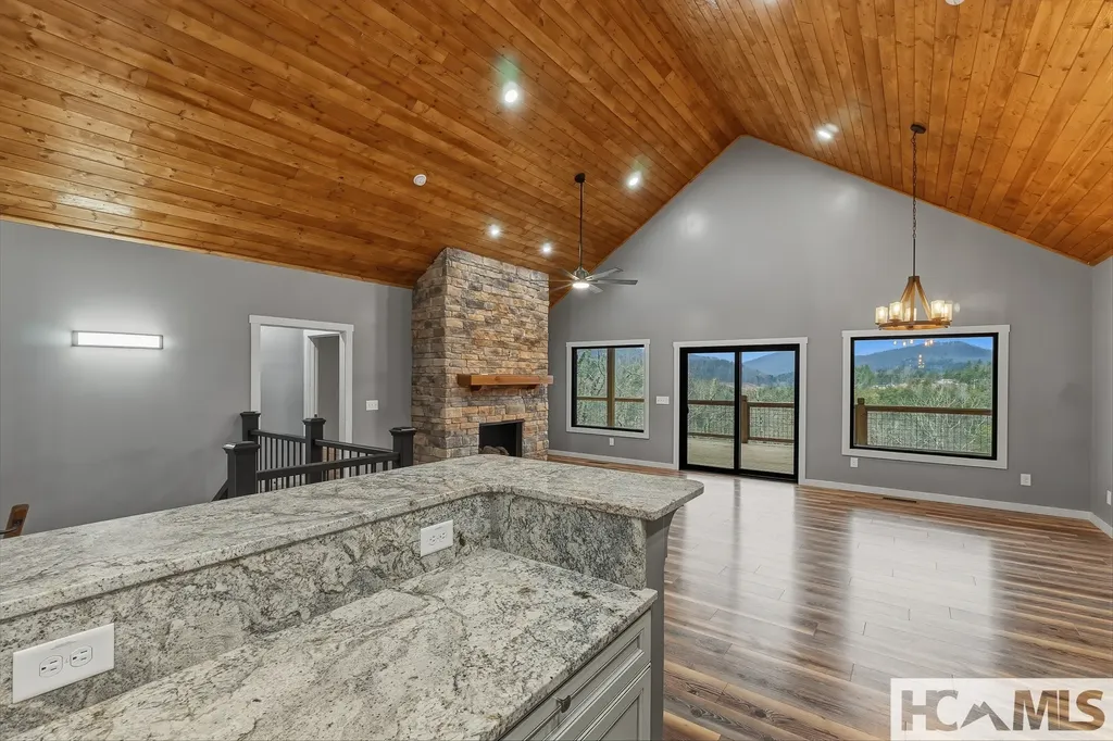 960 Woods Mountain Trail Cullowhee NC 28723