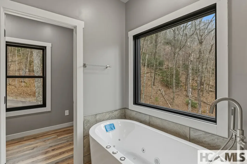 960 Woods Mountain Trail Cullowhee NC 28723