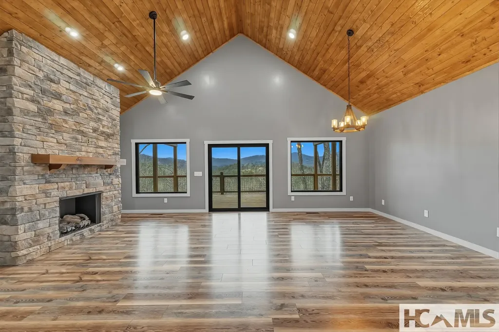 960 Woods Mountain Trail Cullowhee NC 28723