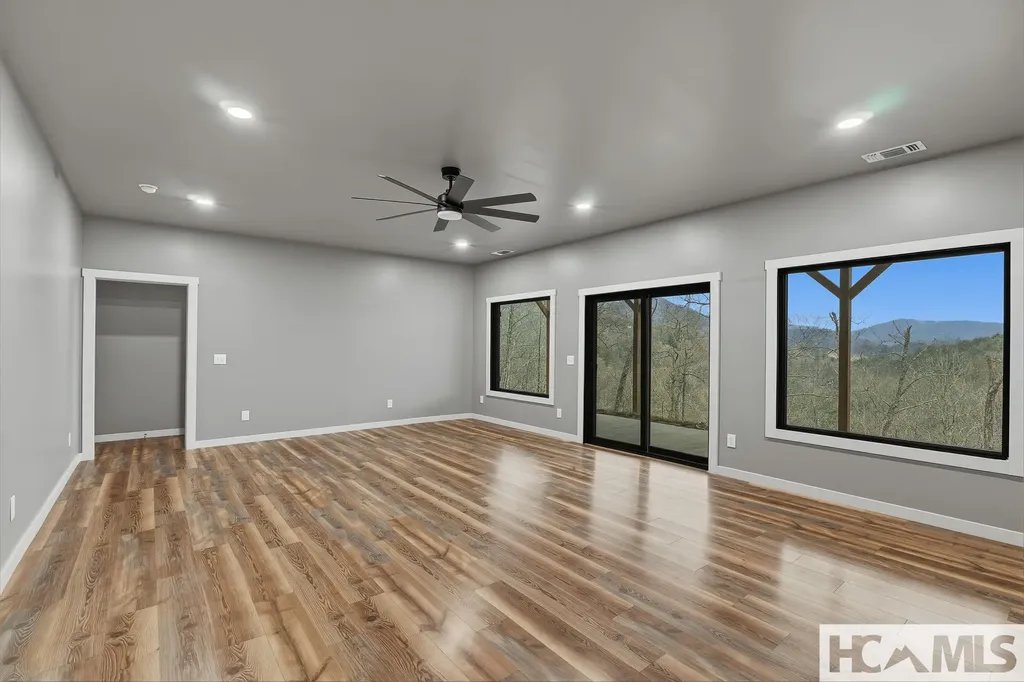 960 Woods Mountain Trail Cullowhee NC 28723