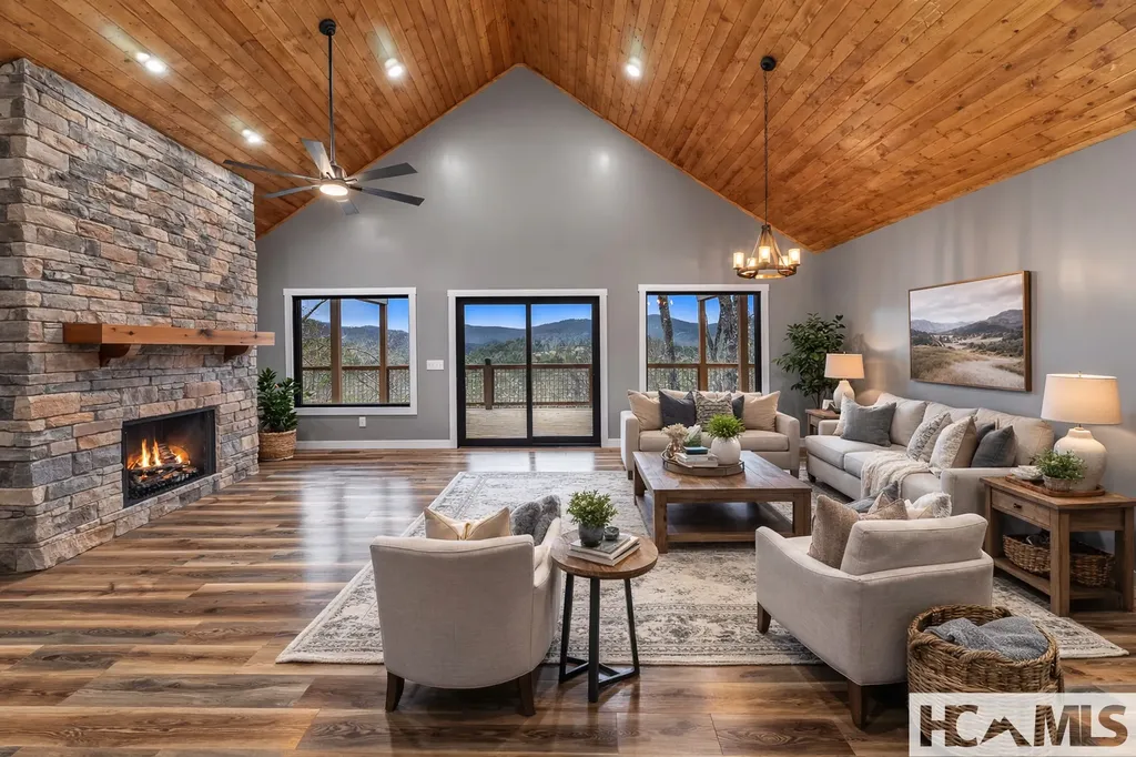 960 Woods Mountain Trail Cullowhee NC 28723