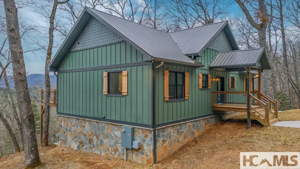 960 Woods Mountain Trail Cullowhee NC 28723