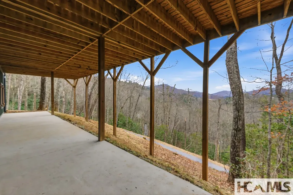 960 Woods Mountain Trail Cullowhee NC 28723