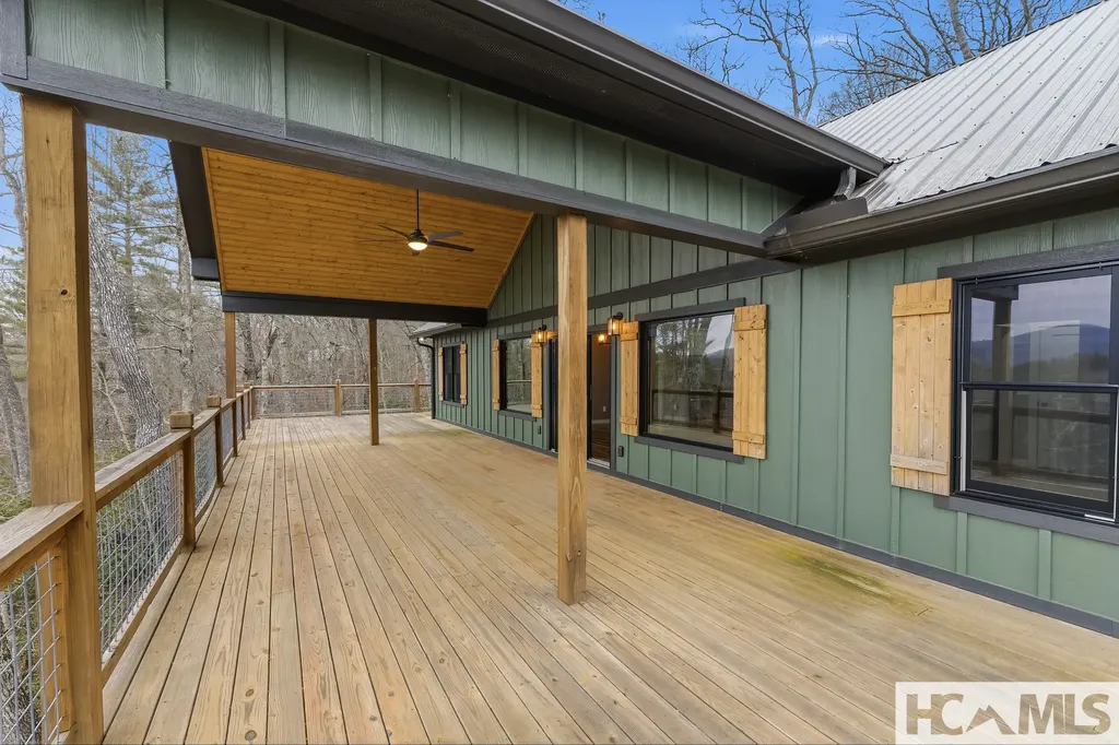960 Woods Mountain Trail Cullowhee NC 28723
