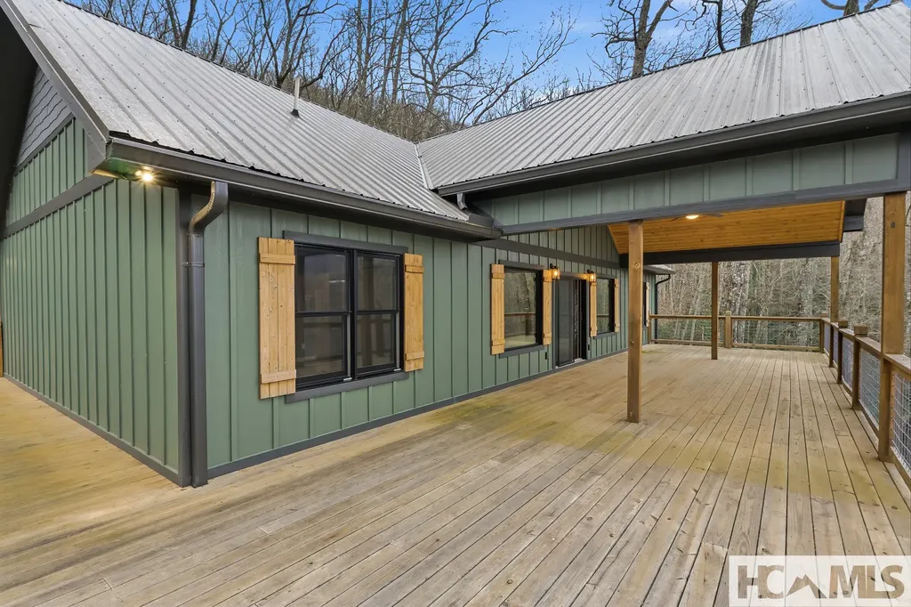 960 Woods Mountain Trail Cullowhee NC 28723