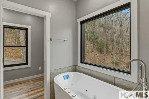 960 Woods Mountain Trail Cullowhee NC 28723