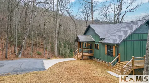 960 Woods Mountain Trail Cullowhee NC 28723