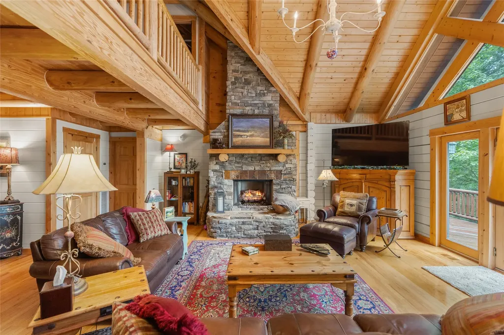 92 Rocky Ridge Road Sapphire NC 28774