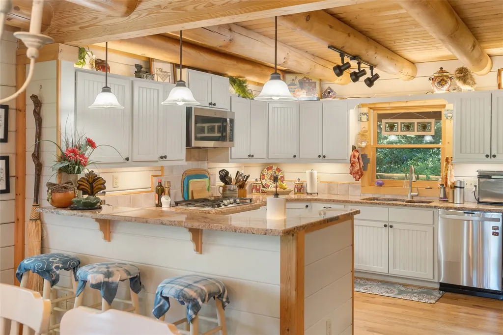 92 Rocky Ridge Road Sapphire NC 28774