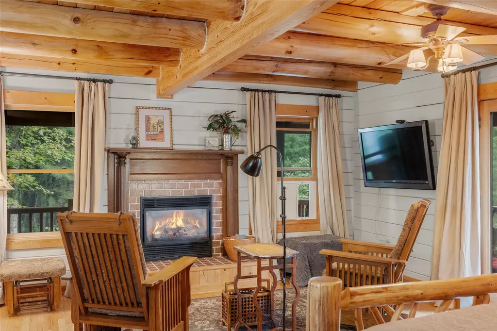 92 Rocky Ridge Road Sapphire NC 28774