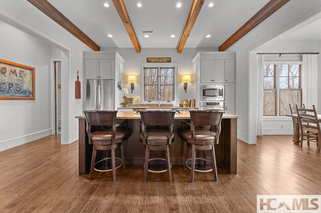 210 Hearth Stone Way Cashiers NC 28717