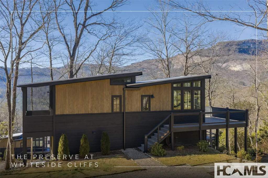 111 Moonstone Loop Highlands NC 28741