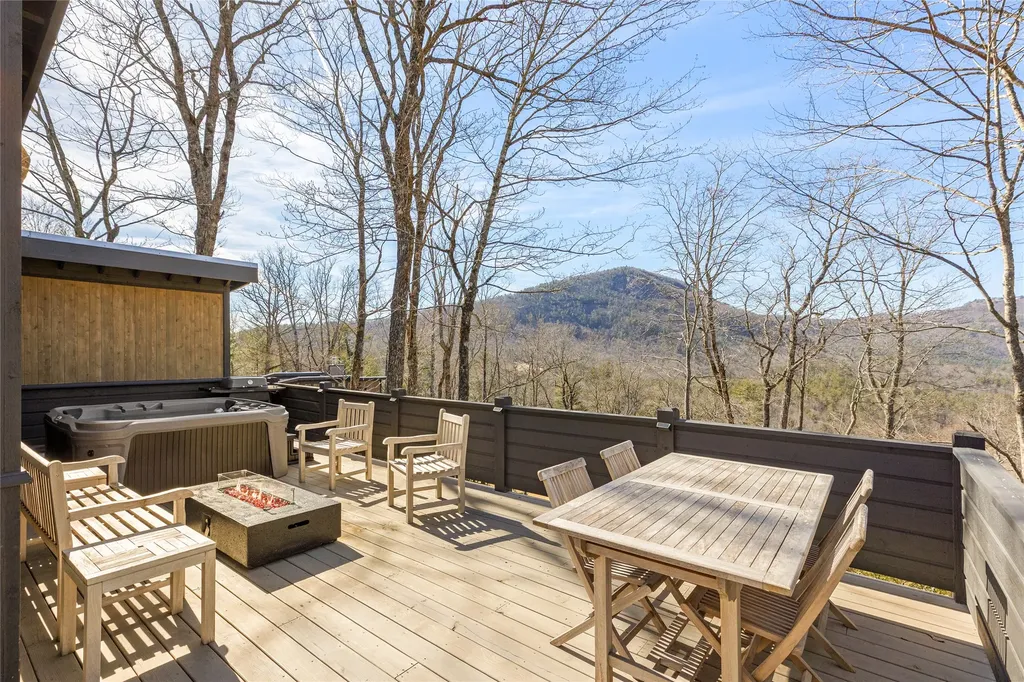 111 Moonstone Loop Highlands NC 28741