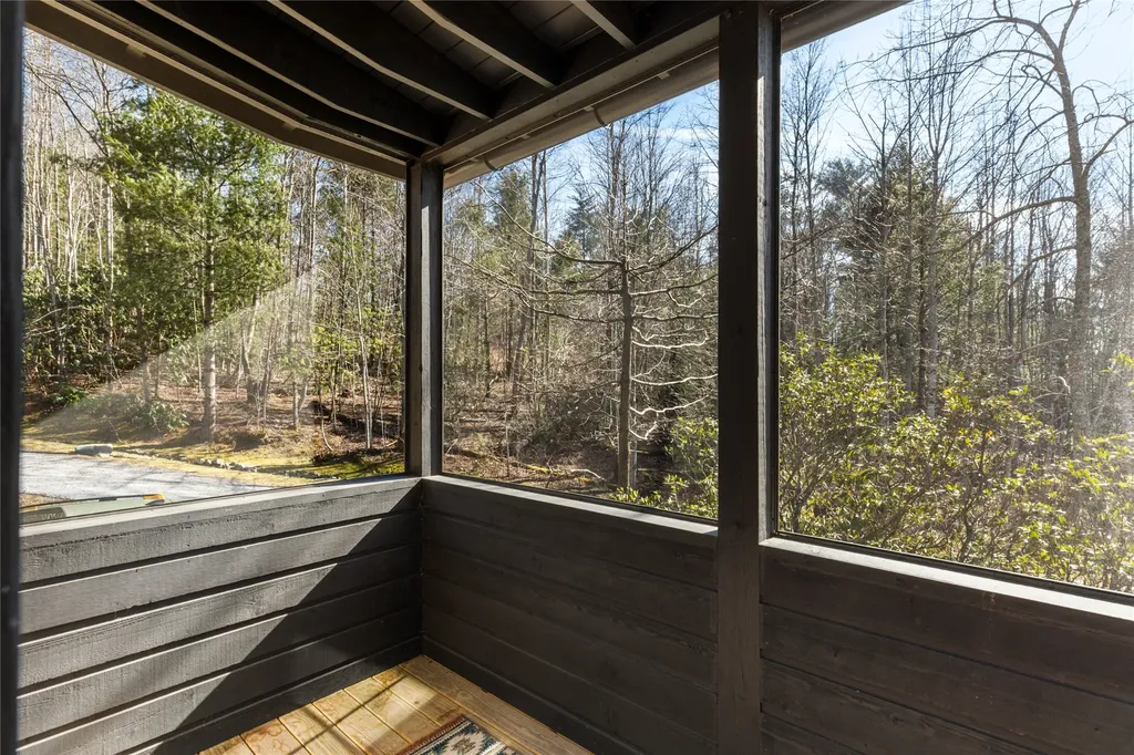 111 Moonstone Loop Highlands NC 28741