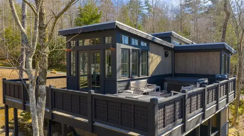 111 Moonstone Loop Highlands NC 28741