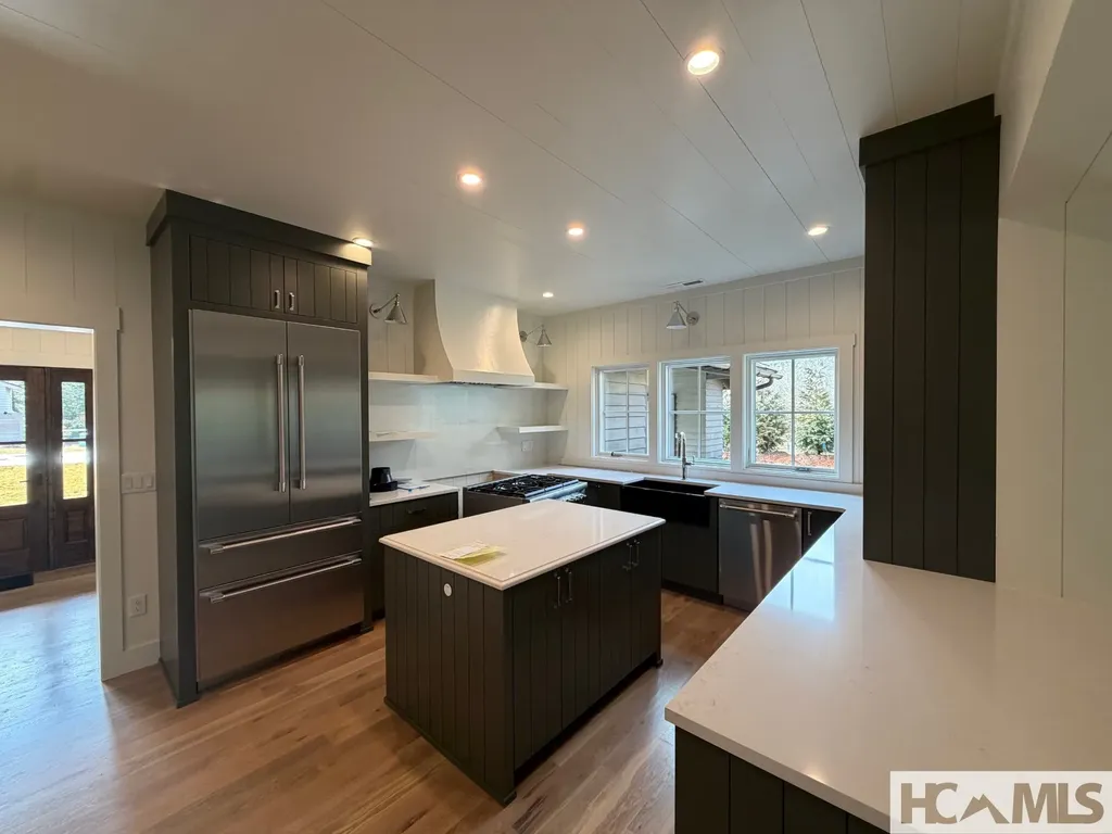 33 Cottage Walk Cashiers NC 28717