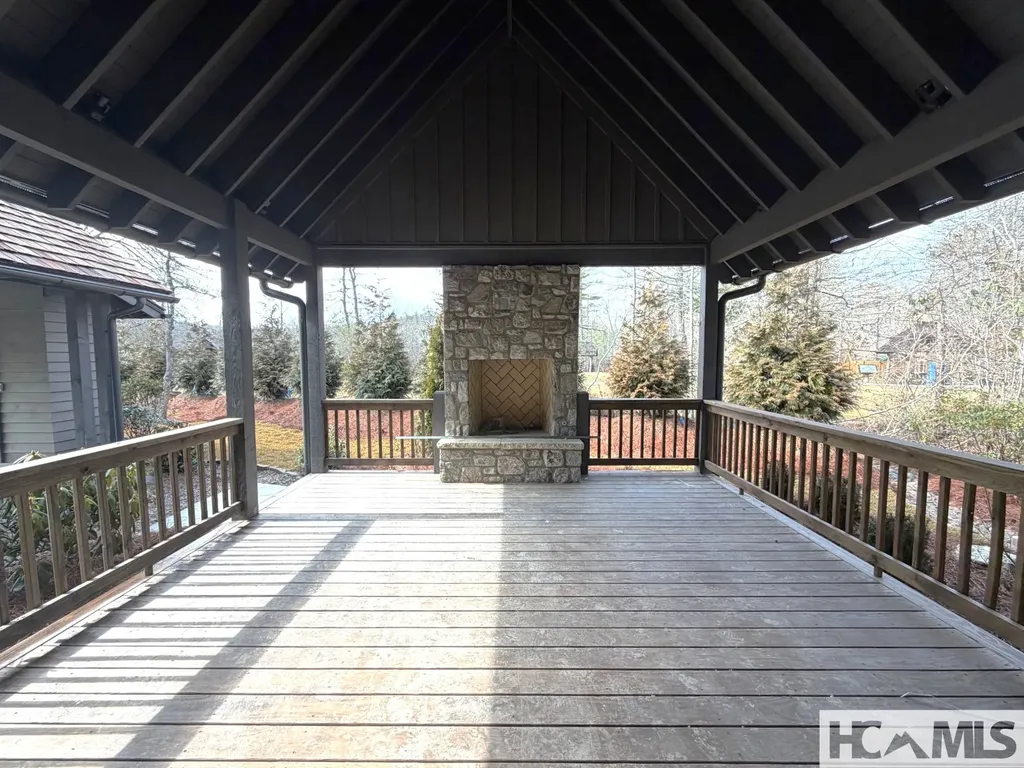 33 Cottage Walk Cashiers NC 28717