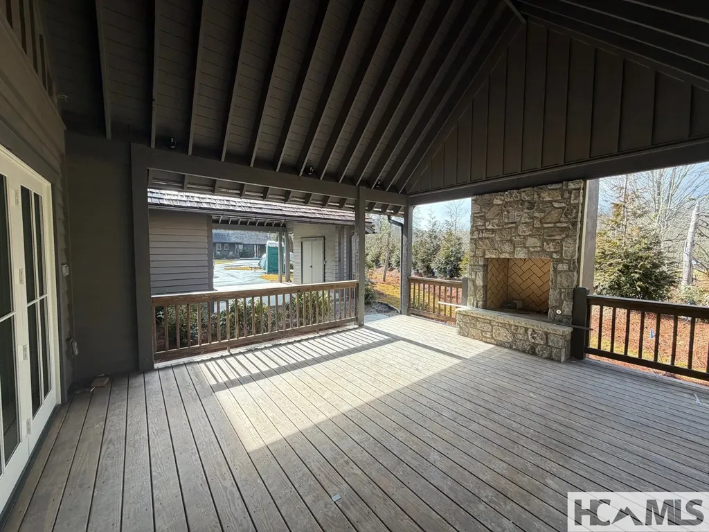 33 Cottage Walk Cashiers NC 28717