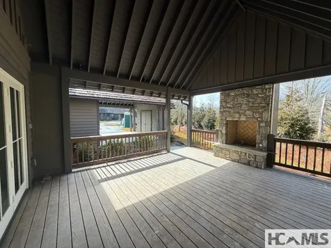 33 Cottage Walk Cashiers NC 28717