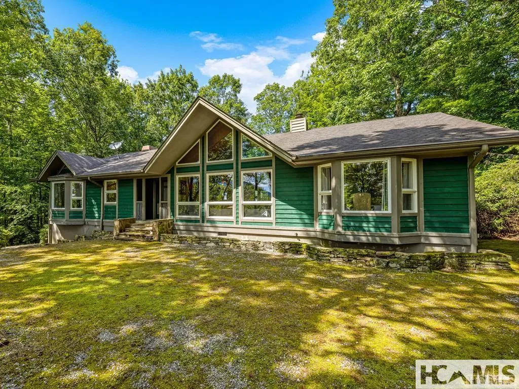 796 Hawk Mountain Road Lake Toxaway NC 28747
