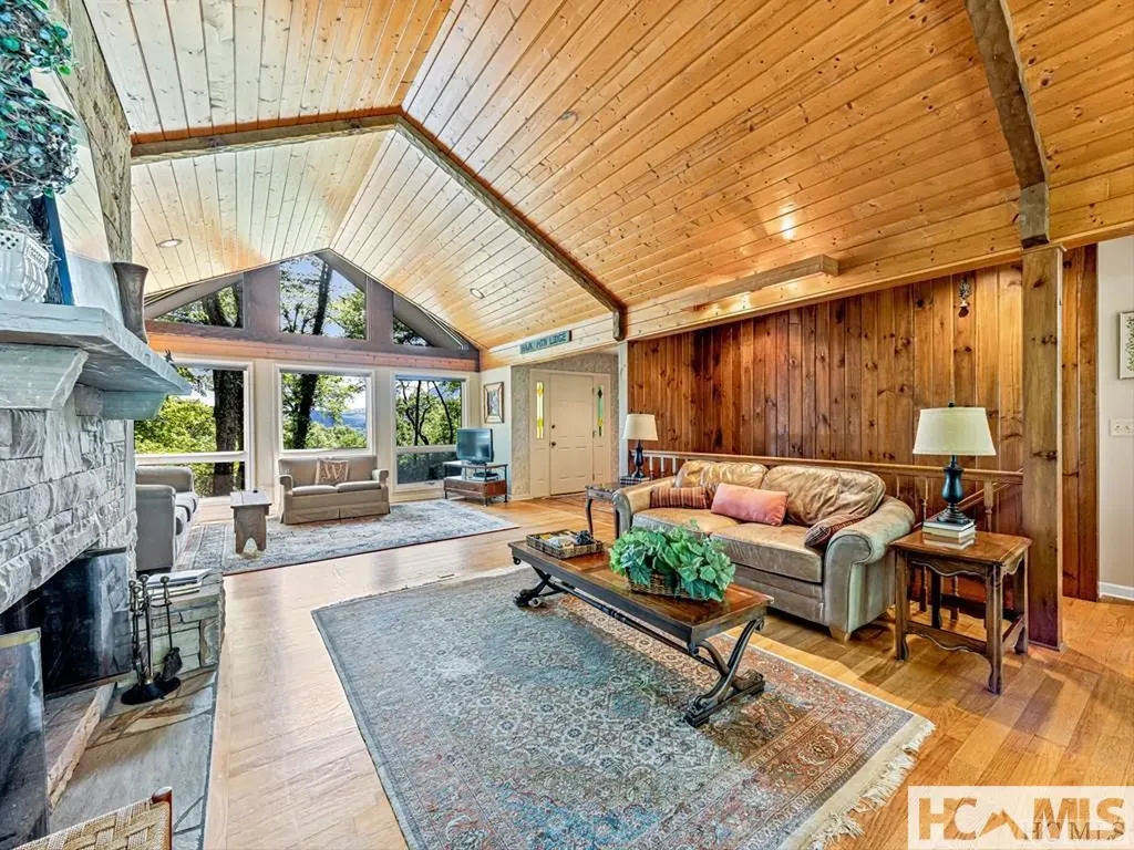 796 Hawk Mountain Road Lake Toxaway NC 28747