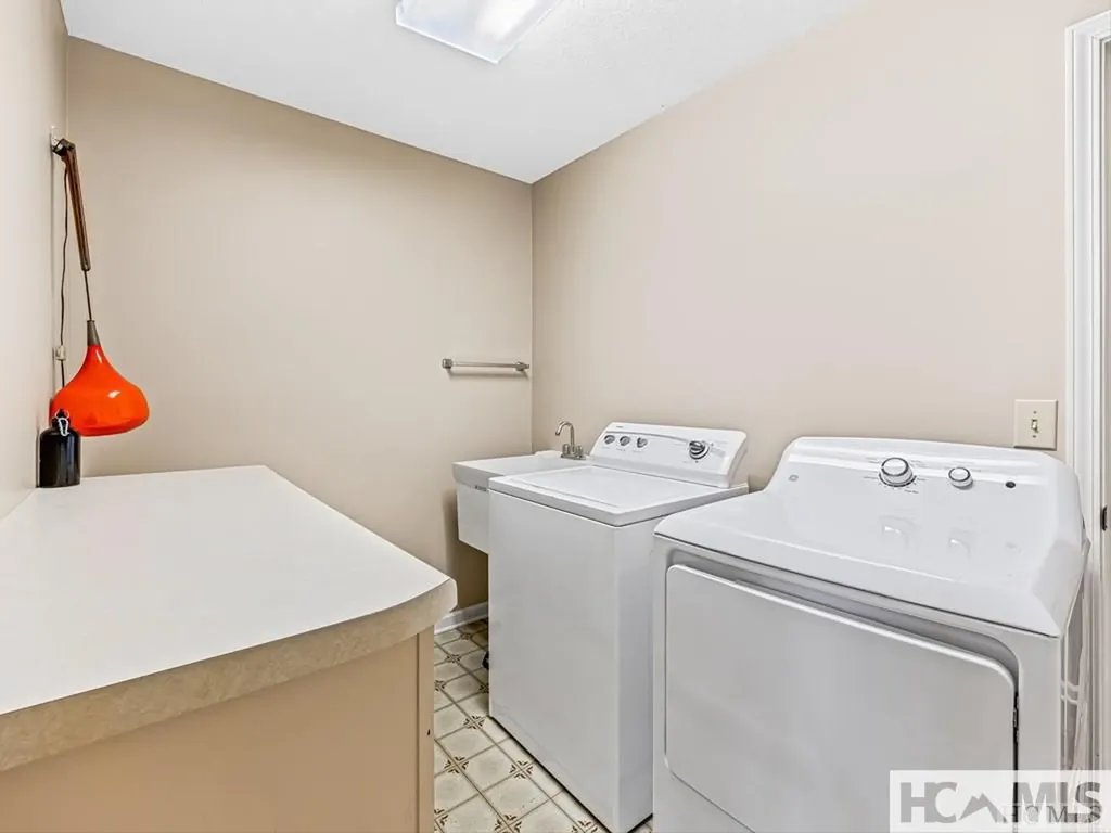 796 Hawk Mountain Road Lake Toxaway NC 28747