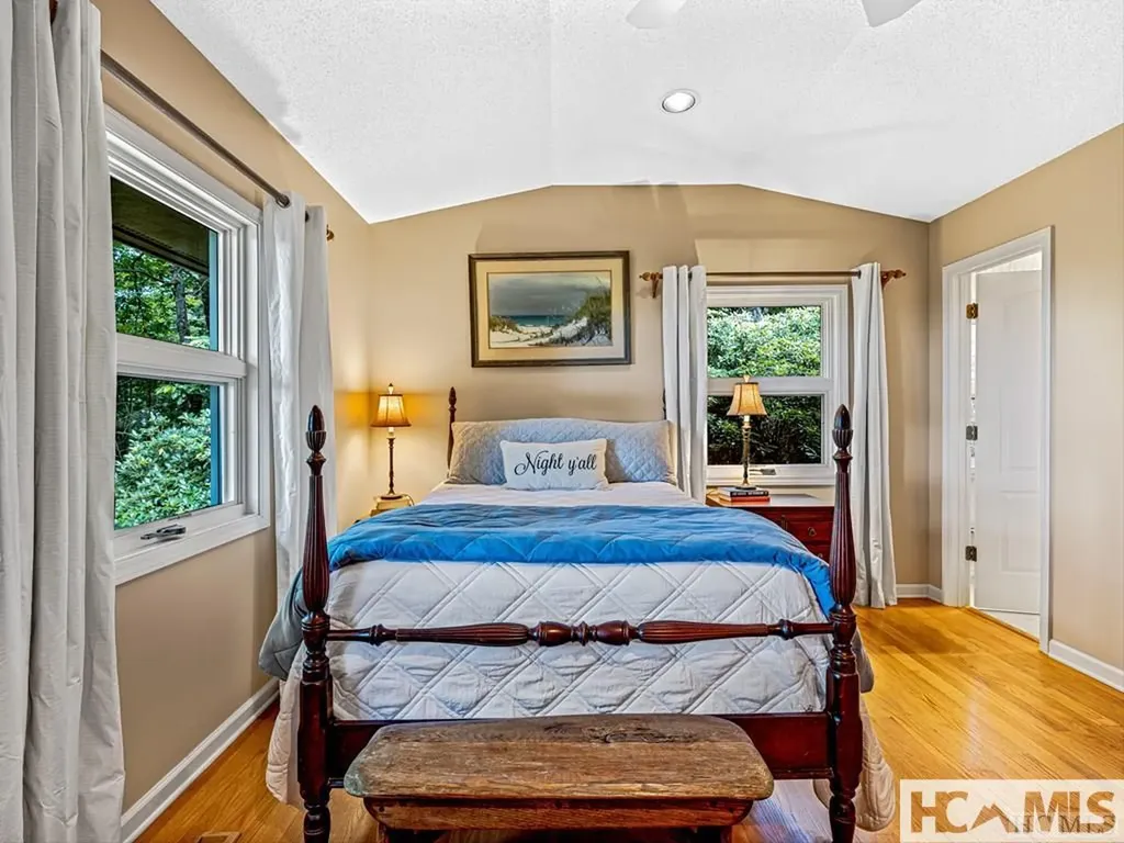 796 Hawk Mountain Road Lake Toxaway NC 28747