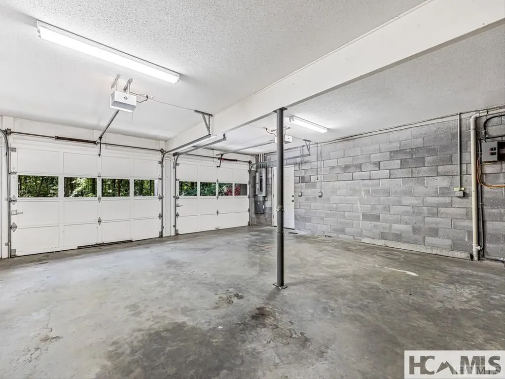 796 Hawk Mountain Road Lake Toxaway NC 28747