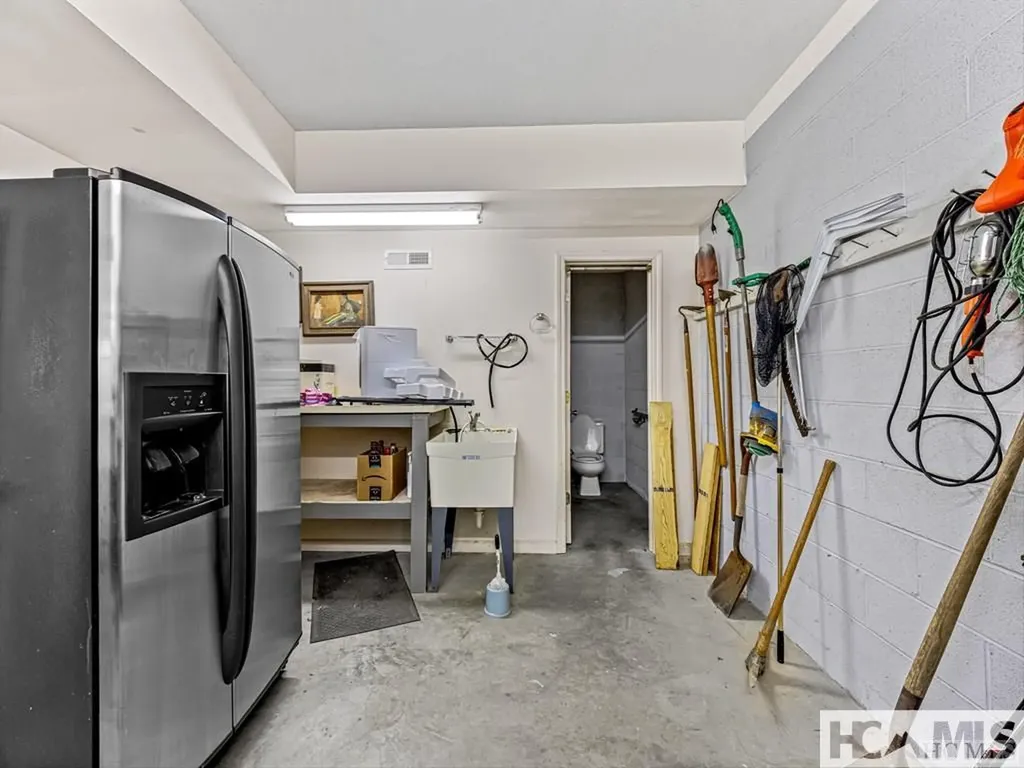 796 Hawk Mountain Road Lake Toxaway NC 28747