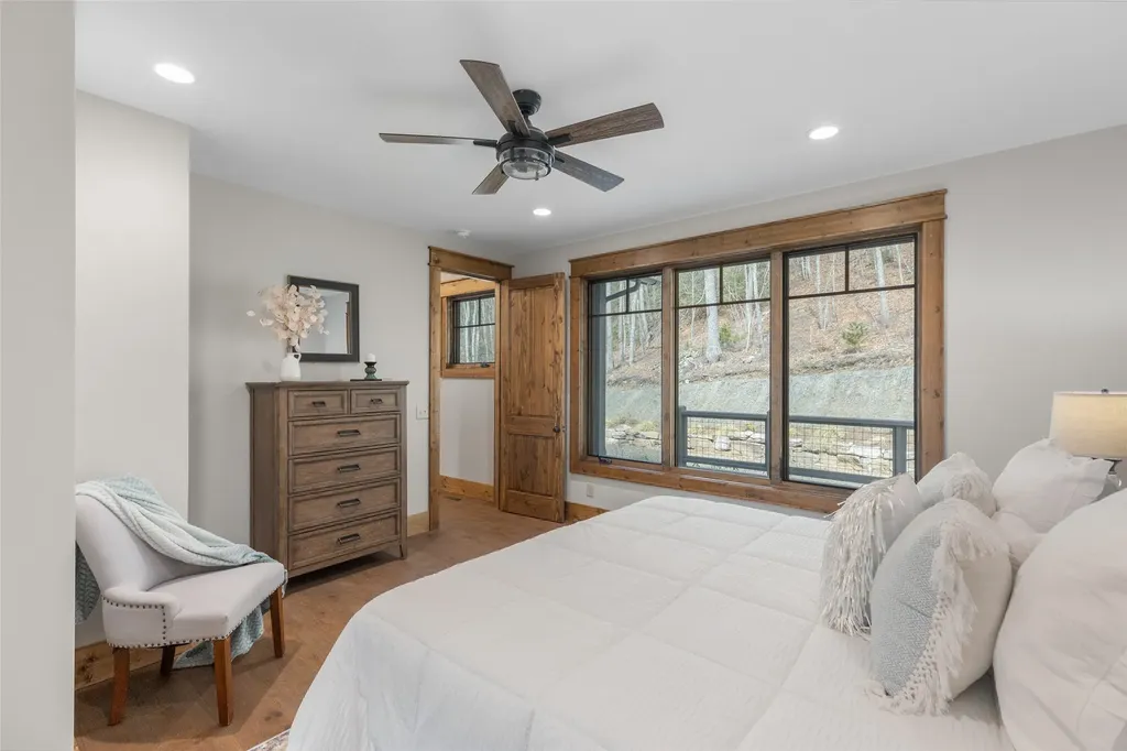 11 E. Fish Camp Glenville NC 28736