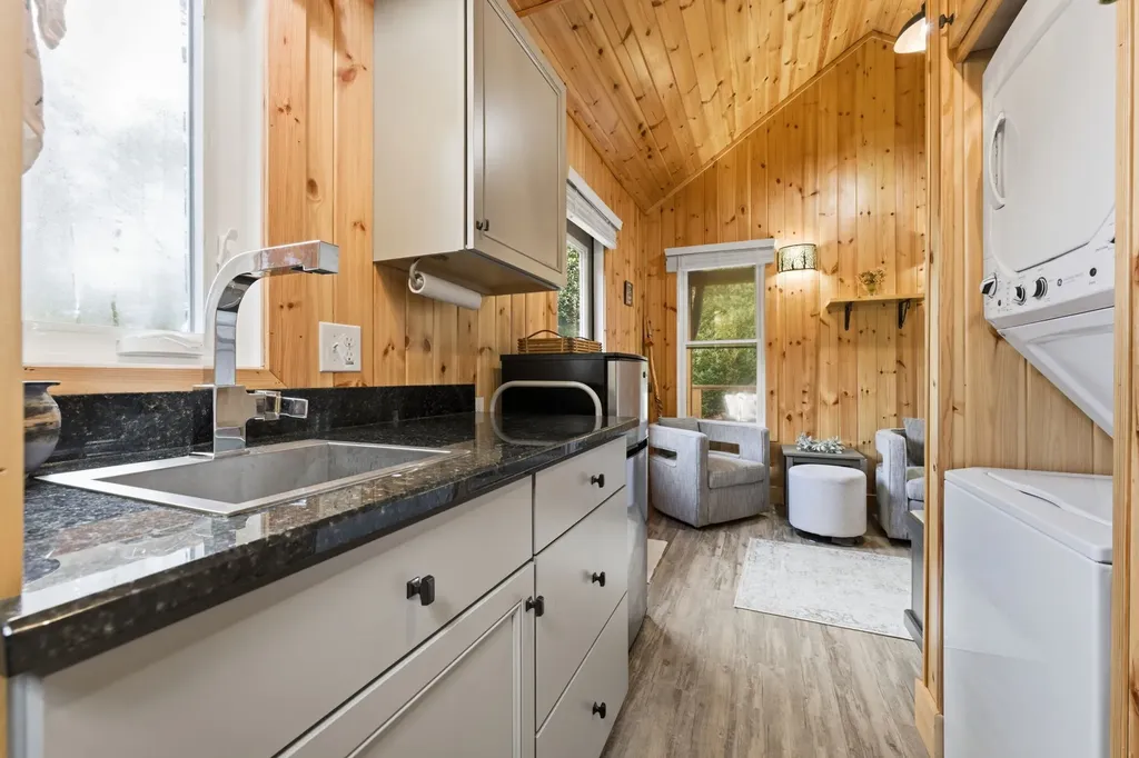 37 Coach Club Highlands NC 28741