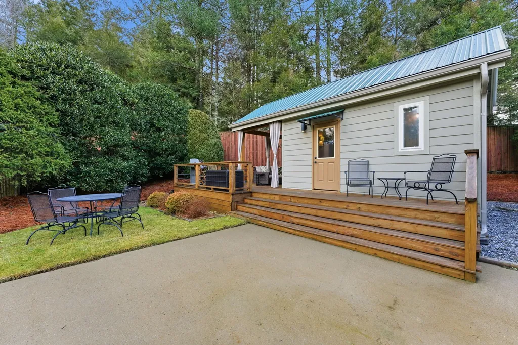 37 Coach Club Highlands NC 28741