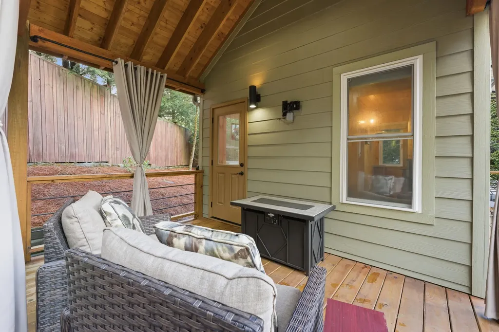 37 Coach Club Highlands NC 28741