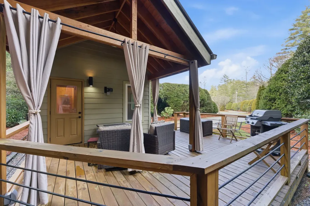 37 Coach Club Highlands NC 28741