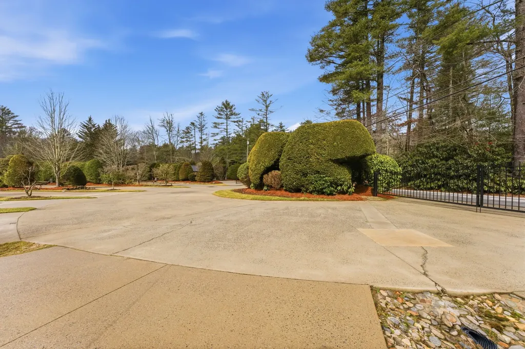 37 Coach Club Highlands NC 28741