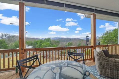 789 Chapel Cove Circle Franklin NC 28734