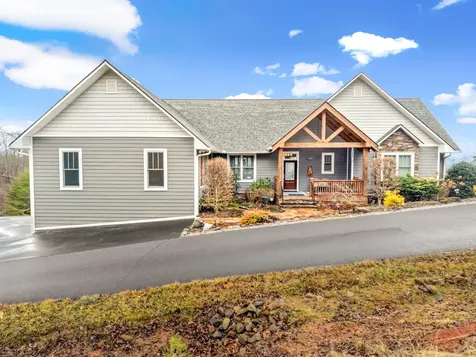 789 Chapel Cove Circle Franklin NC 28734