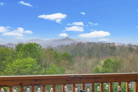 789 Chapel Cove Circle Franklin NC 28734