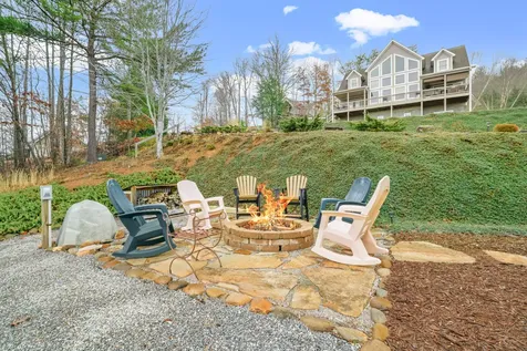 789 Chapel Cove Circle Franklin NC 28734