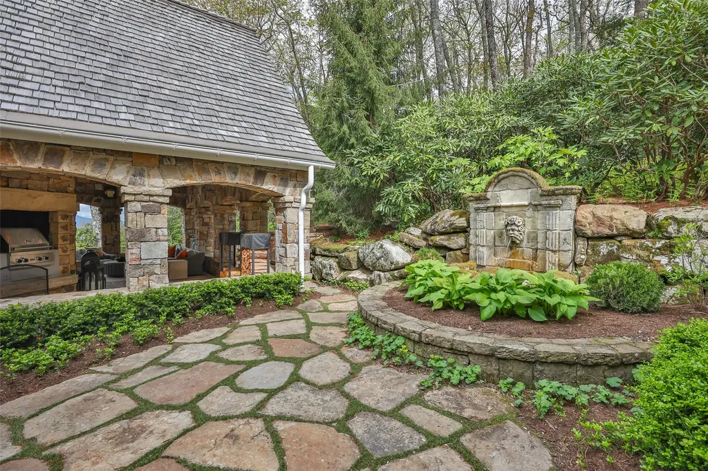 1877 Bowery Road Highlands NC 28741