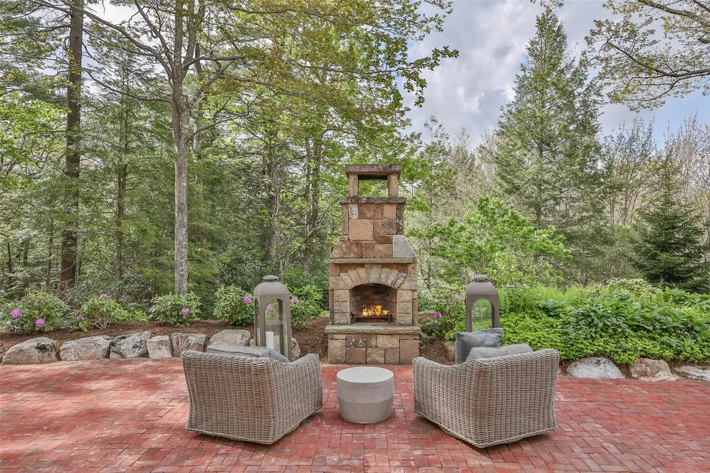 1877 Bowery Road Highlands NC 28741