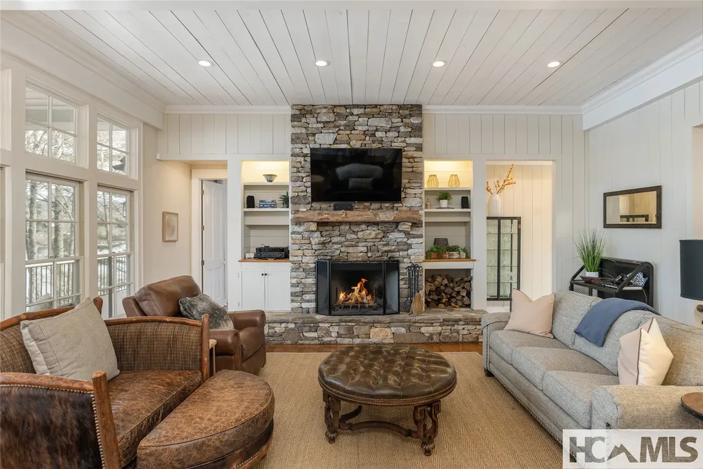 14 Old Cave Lane Cullowhee NC 28723