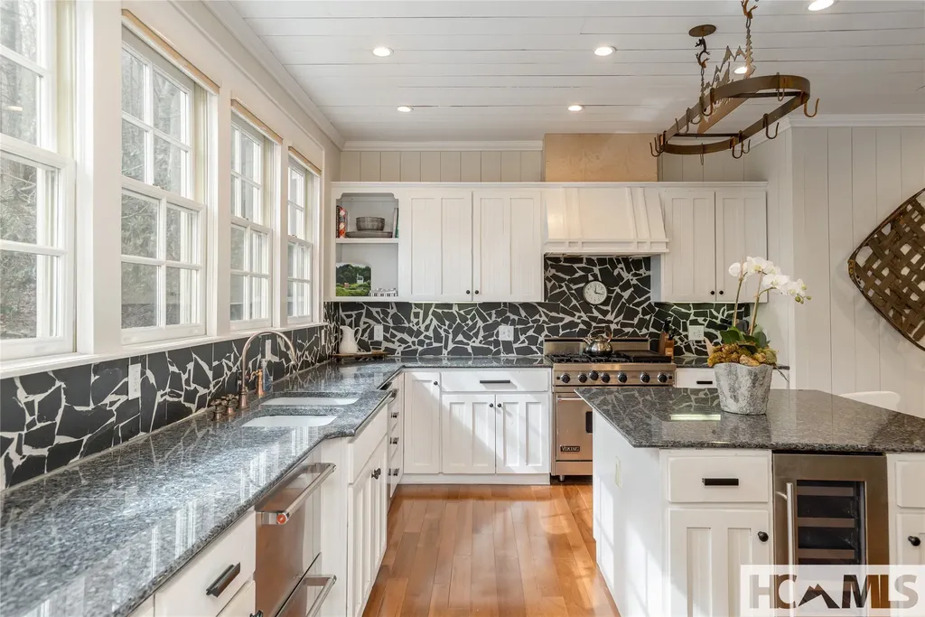 14 Old Cave Lane Cullowhee NC 28723