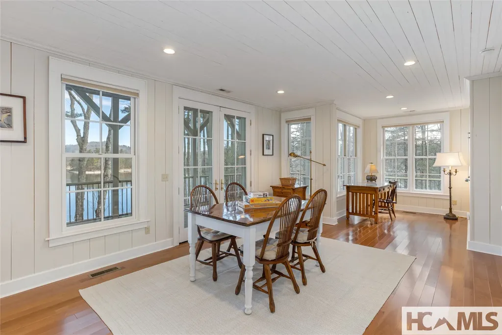 14 Old Cave Lane Cullowhee NC 28723