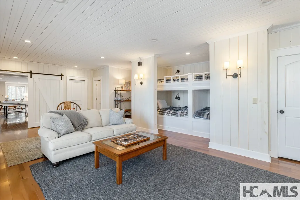 14 Old Cave Lane Cullowhee NC 28723