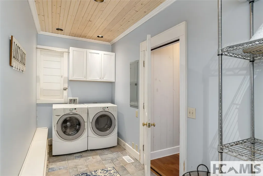 14 Old Cave Lane Cullowhee NC 28723