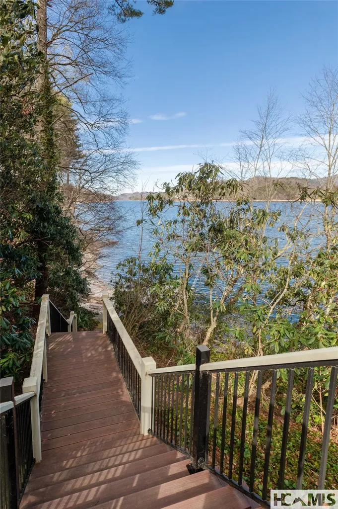 14 Old Cave Lane Cullowhee NC 28723